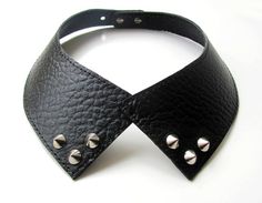 COLLARS & HARNESSES